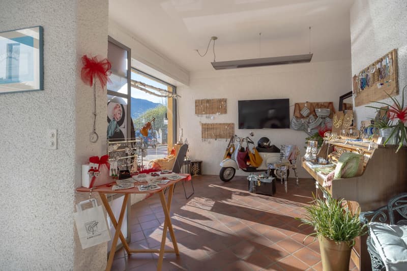 ELEGANTE BILOCALE COMMERCIALE SUL LUNGOLAGO A MELIDE (2)