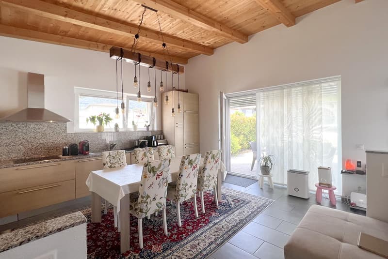 ACCOGLIENTE DUPLEX DI 4.5 LOCALI CON AREA ESTERNA A MAGLIASO (1)