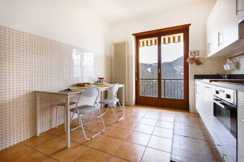4.5 LOCALI CON VISTA LAGO IMPRENDIBILE A CAMPIONE D'ITALIA (5)