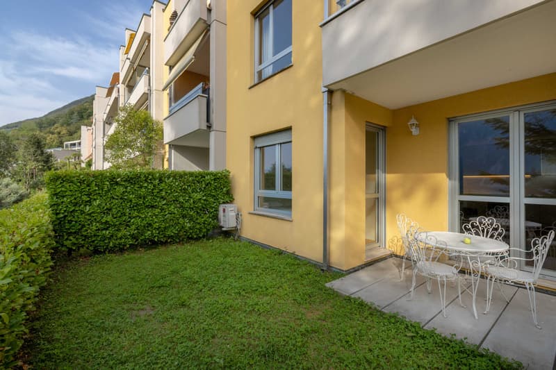 STUPENDO 2.5 LOCALI VISTA LAGO CON GIARDINO A BISSONE (8)