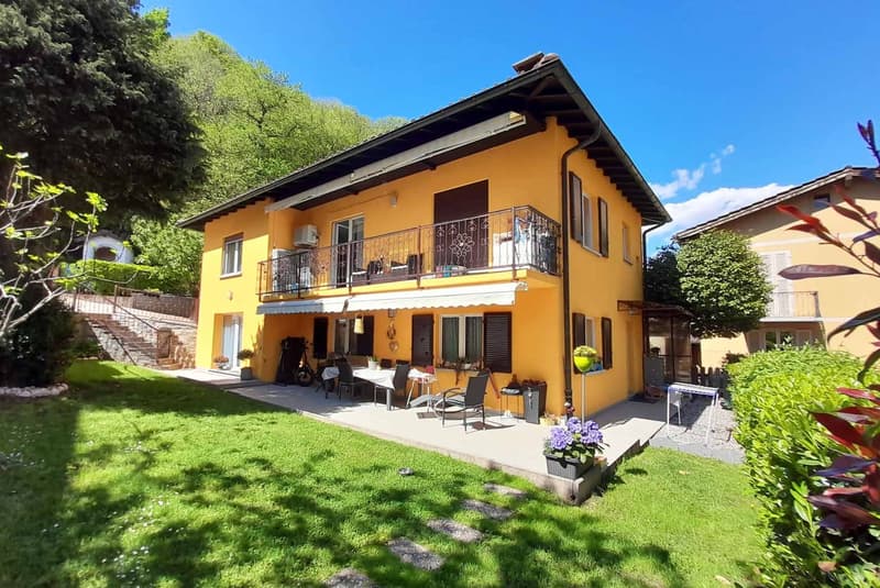 GRANDE VILLA BIFAMILIARE CON AMPIO GIARDINO A CANOBBIO (1)