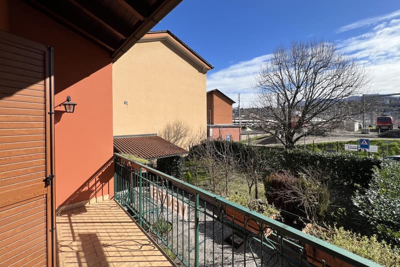 BELLA CASA UNIFAMILIARE DI 4.5 LOCALI CON GIARDINO A CHIASSO (8)
