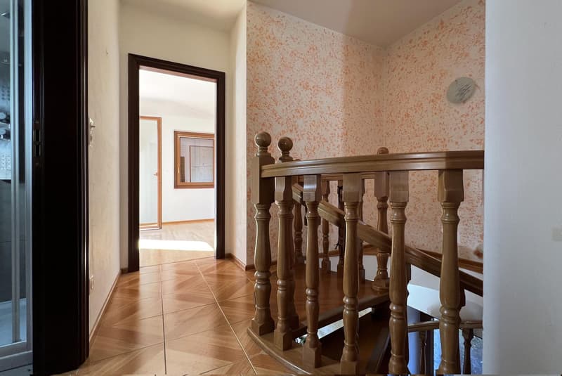 BELLA CASA UNIFAMILIARE DI 4.5 LOCALI CON GIARDINO A CHIASSO (5)
