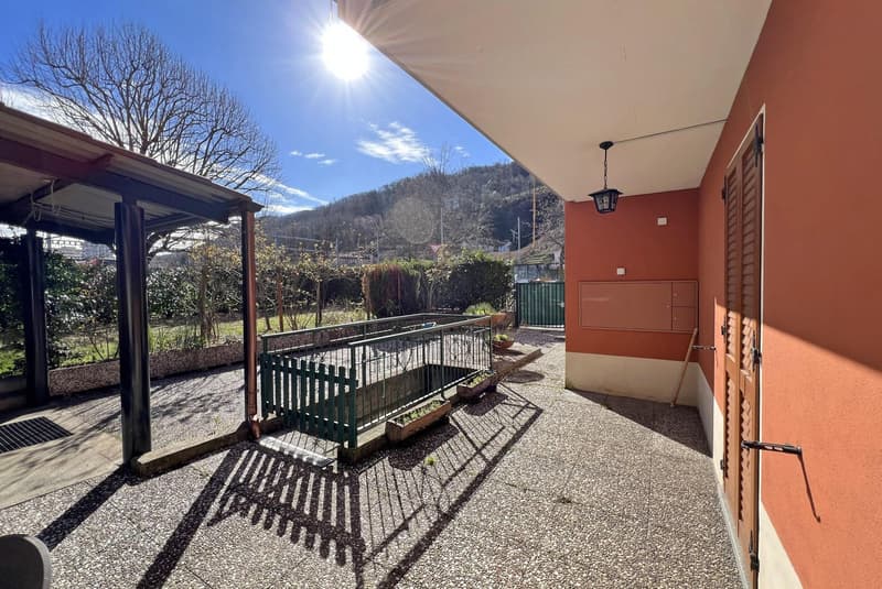 BELLA CASA UNIFAMILIARE DI 4.5 LOCALI CON GIARDINO A CHIASSO (1)