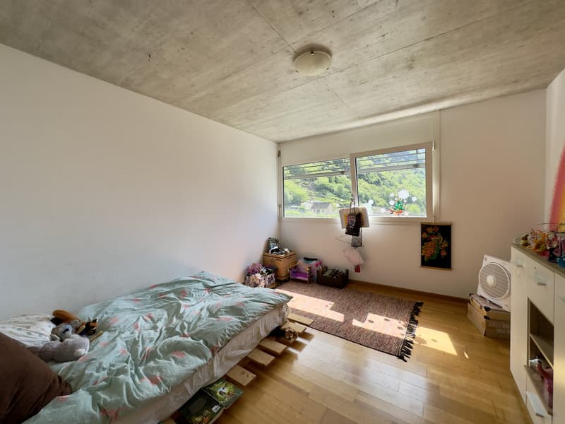 CASA UNIFAMILIARE DI 7 LOCALI CON AMPIO GIARDINO A GIORNICO (9)