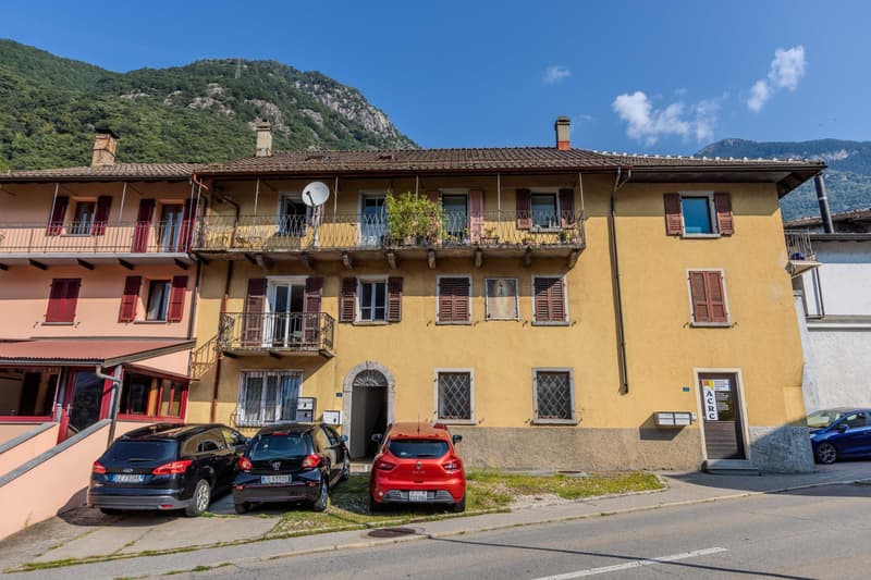 STABILE RISTRUTTURATO CON 3 APPARTAMENTI A REDDITO A LUMINO (7)