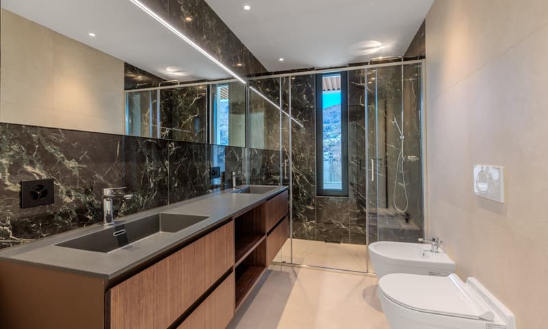 STUPENDA VILLA VISTA LAGO CON POSTO BARCA A BRUSINO ARSIZIO (7)