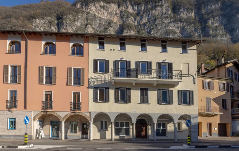 AMPIO E MERAVIGLIOSO MONOLOCALE AL PIANO TERRA A CAPOLAGO (9)