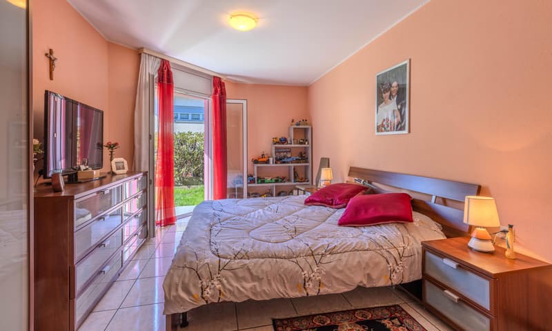 VILLA DI 6.5 LOCALI CON GIARDINO PIANEGGIANTE A CONTONE (6)