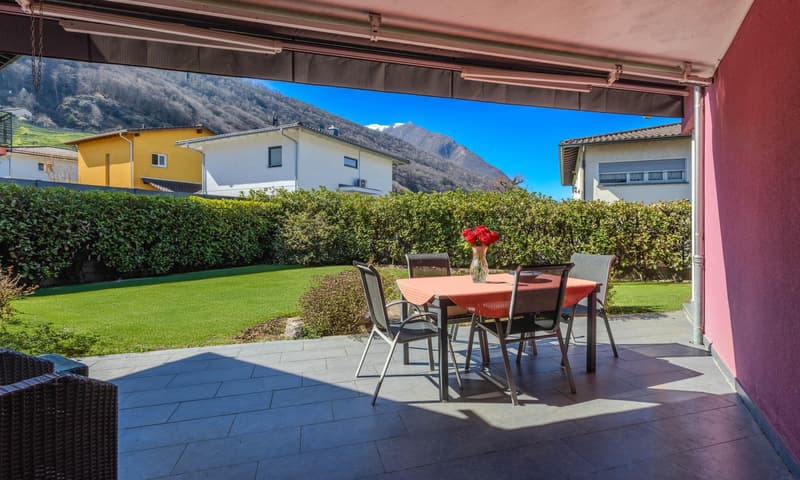 VILLA DI 6.5 LOCALI CON GIARDINO PIANEGGIANTE A CONTONE (2)