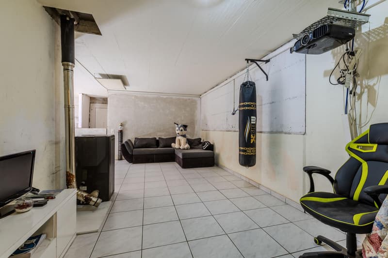 VILLA DI 6.5 LOCALI CON GIARDINO PIANEGGIANTE A CONTONE (9)