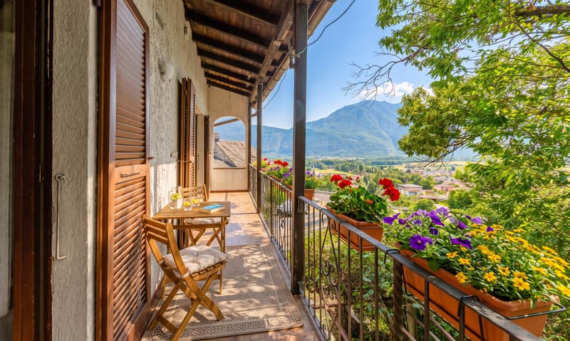 GRANDE CASA BIFAMILIARE  5.5 CON VISTA LAGO A CUGNASCO (3)