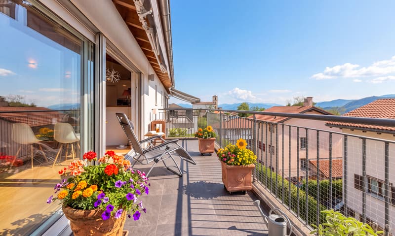 MODERNO ATTICO DI 3.5 LOCALI CON TERRAZZA A VILLA LUGANESE (1)