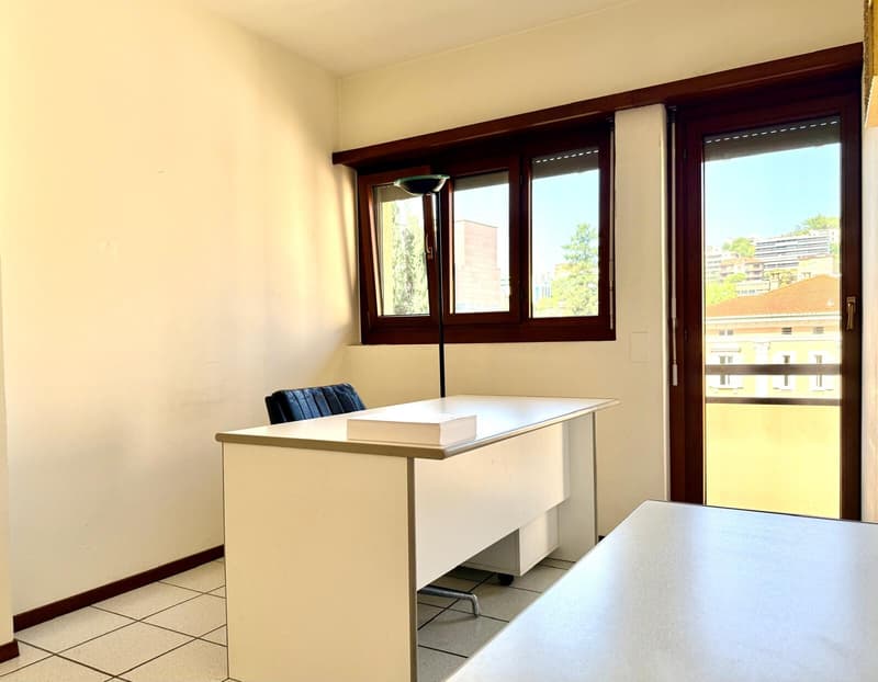 AFFITTASI UFFICIO 2 LOCALI IN CONDIVISIONE A LUGANO CENTRO (1)