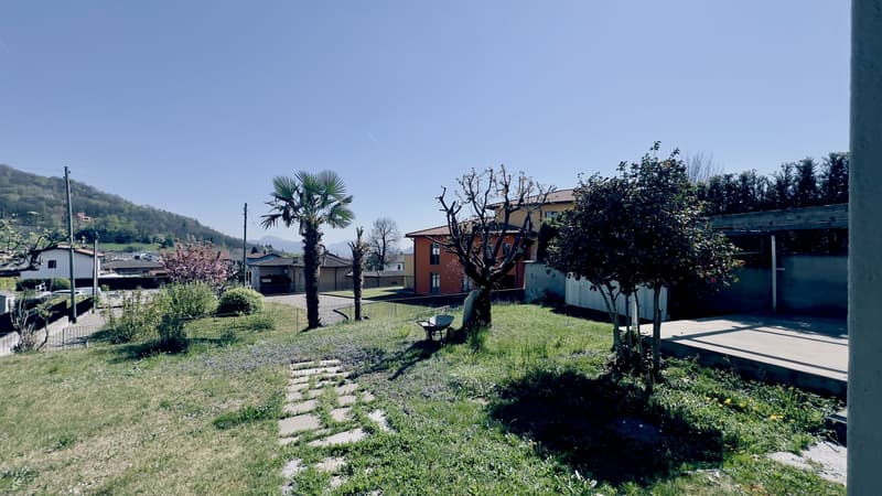 GRANDE PENSIONE DI 13.5 LOCALI CON RISTORANTE A NOVAGGIO (3)