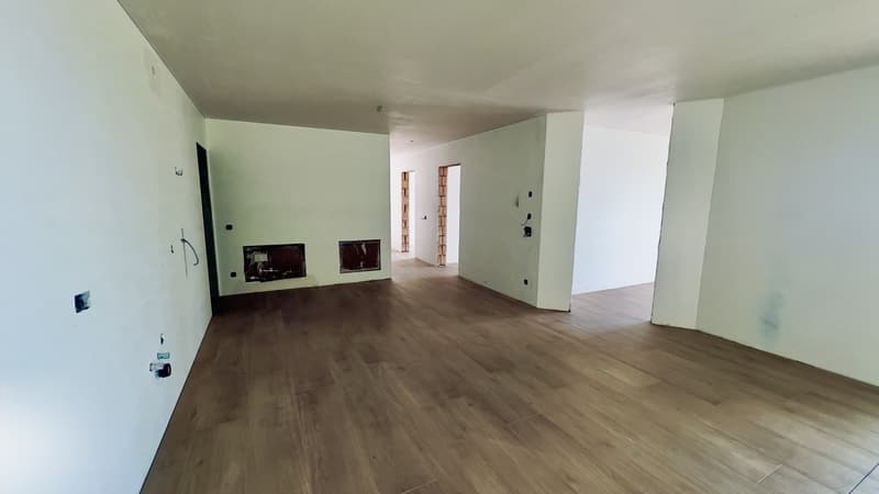 ESCLUSIVO E SPAZIOSO 4.5 LOCALI CON GIARDINO IN CAPRIASCA (1)