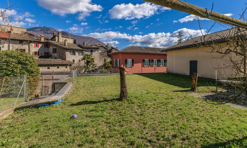 SPAZIOSA CASA 7.5 CON GIARDINO E AREA COMMERCIALE A CUREGLIA (1)
