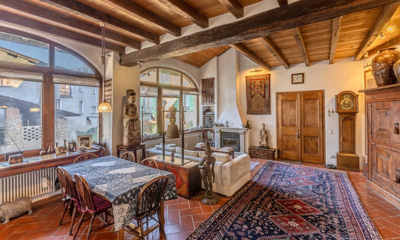 INCANTEVOLE CASA DI 5.5 LOCALI DI CHARME A CASTELROTTO (1)