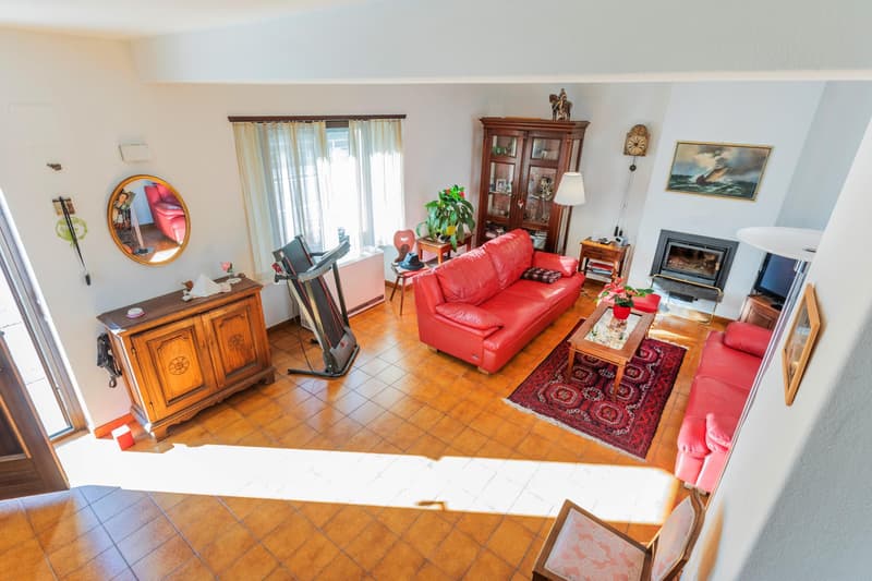 SPLENDIDA CASA DI 3.5 LOCALI CON TERRAZZE A PONTE TRESA (4)