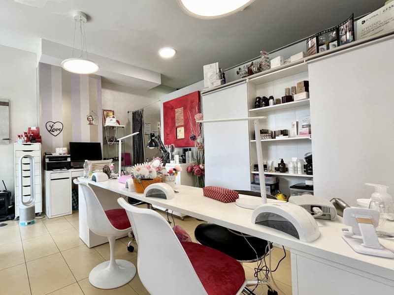 MODERNO SPAZIO COMMERCIALE A MASSAGNO - PIAZZA SANTA LUCIA (2)