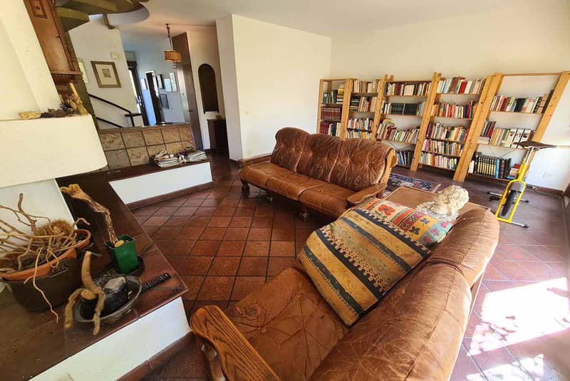 ACCOGLIENTE CASA 5.5 LOCALI IMMERSA NEL VERDE A MELANO (4)