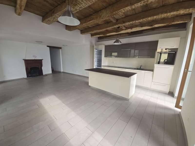 BELLA CASA RISTRUTTURATA 4.5 LOCALI VISTA LAGO A CADEMARIO (2)