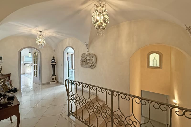 STUPENDA VILLA 5.5 CON VISTA LAGO E PISCINA INTERNA A PURA (12)