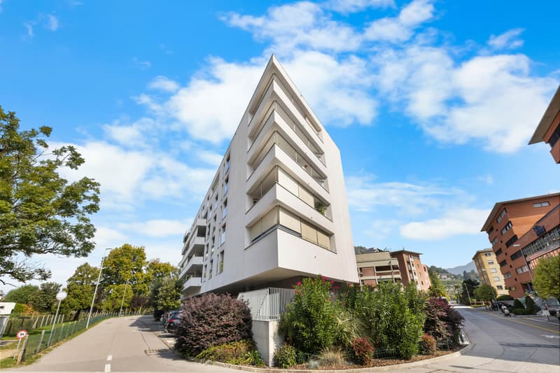 MODERNO 3.5 LOCALI CON GRANDE TERRAZZA AD AGNO (10)