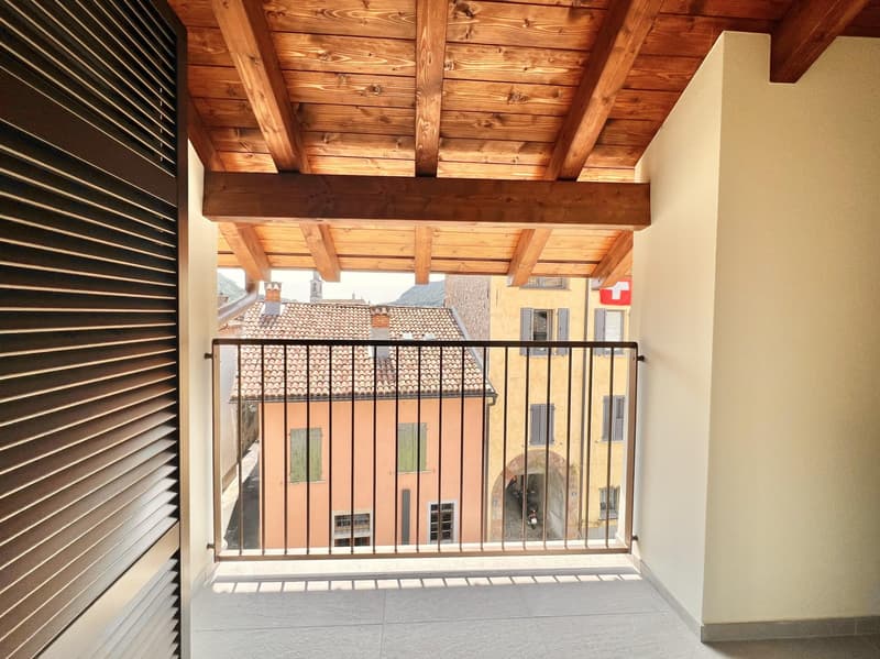 AFFITTASI GRAZIOSO 2.5 LOCALI CON BALCONE A RIVA SAN VITALE (3)