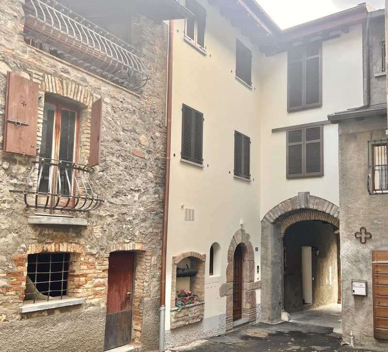 AFFITTASI GRAZIOSO 2.5 LOCALI CON BALCONE A RIVA SAN VITALE (8)