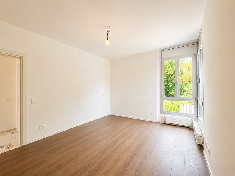 ELEGANTE 4.5 LOCALI CON VERANDA E SCORCIO SUL LAGO A LORETO (5)