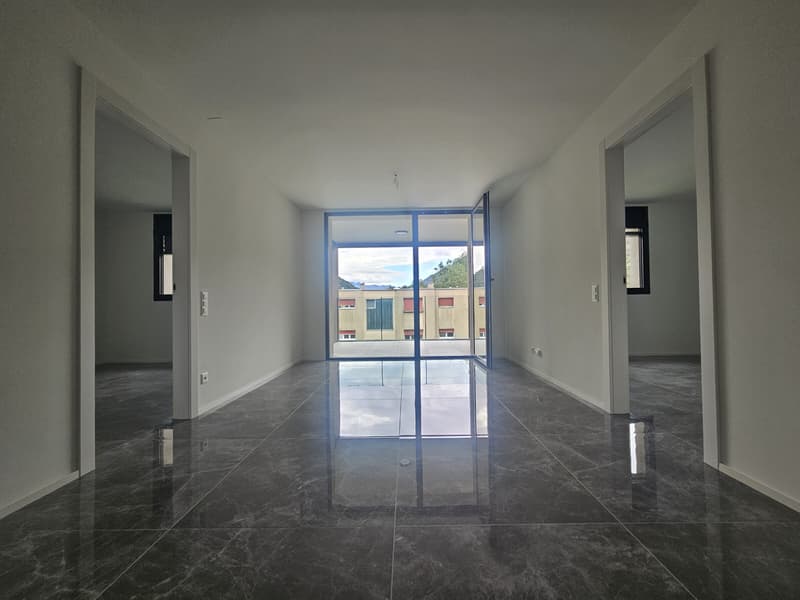 AFFITTASI NUOVO E BELLISSIMO 3.5 LOCALI A LUMINO (3)