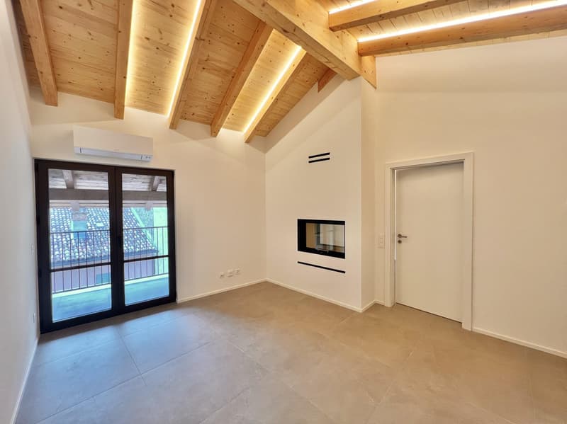 AFFITTASI GRAZIOSO 2.5 LOCALI CON BALCONE A RIVA SAN VITALE (1)