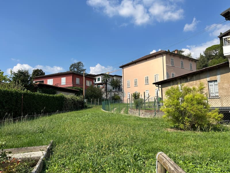 CASA DI 5 LOCALI CON GRANDE MAGAZZINO E GIARDINO A BALERNA (2)