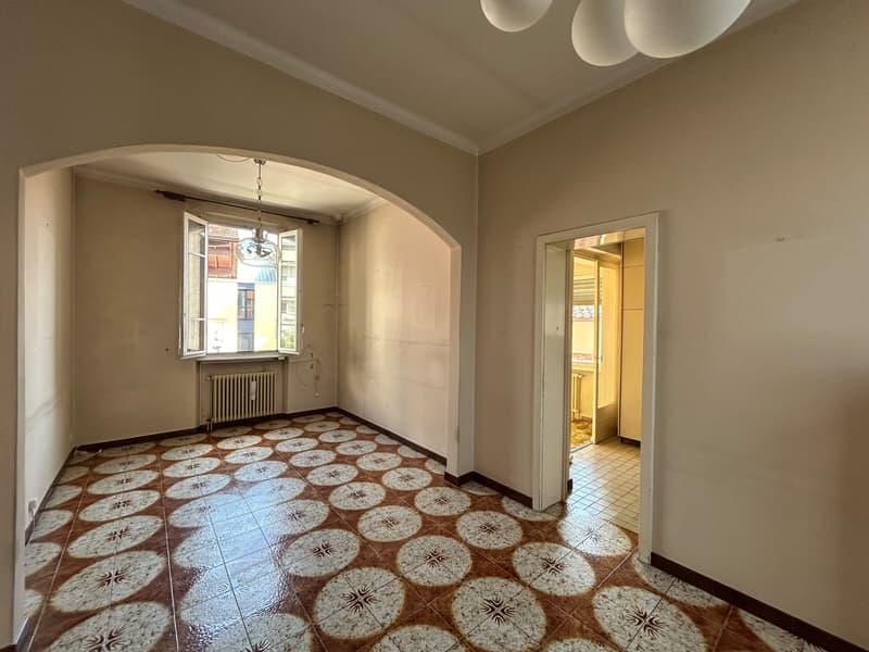 CASA DI 5 LOCALI CON GRANDE MAGAZZINO E GIARDINO A BALERNA (5)
