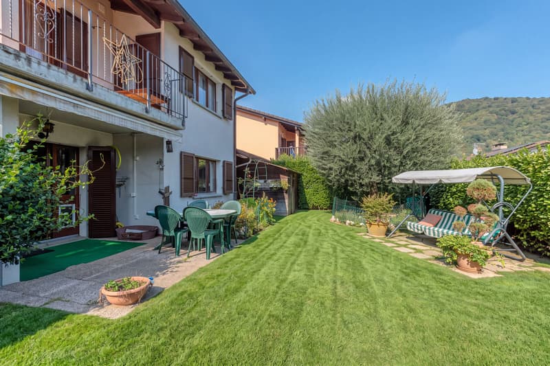 VILLA DI 5.5 LOCALI CON GIARDINO IMMERSA NEL VERDE A PURA (1)