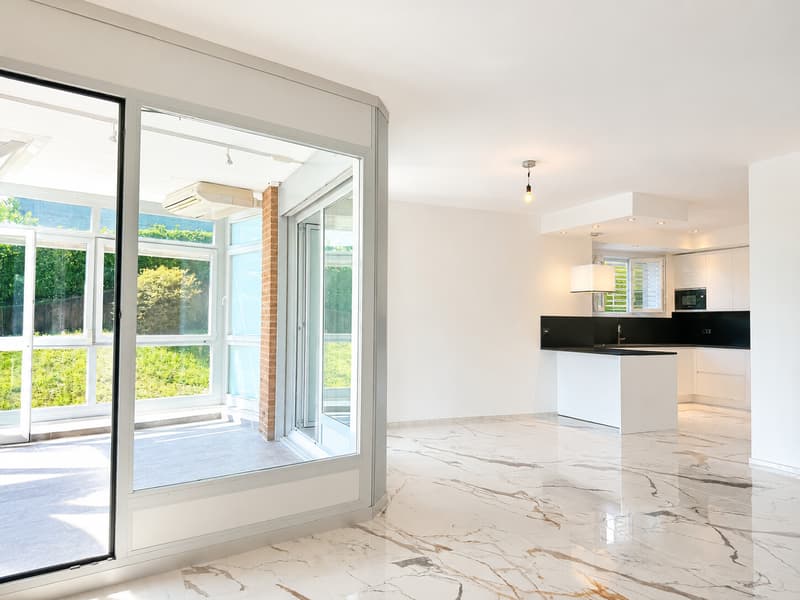 ELEGANTE 4.5 LOCALI CON VERANDA E SCORCIO SUL LAGO A LORETO (1)