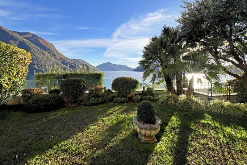 ESCLUSIVA PROPRIETA' DI 340 MQ VISTA MOZZAFIATO A CASTAGNOLA (9)