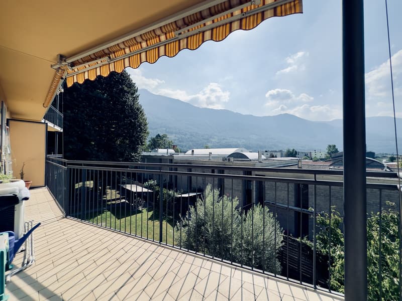 LUMINOSO 4.5 LOCALI CON TERRAZZA E BOX AUTO A GIUBIASCO (2)