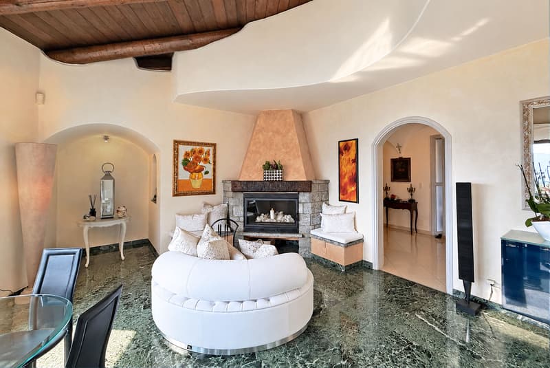 STUPENDA VILLA DI 5.5 LOCALI VISTA LAGO CON PISCINA A PURA (5)