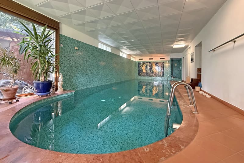 STUPENDA VILLA DI 5.5 LOCALI VISTA LAGO CON PISCINA A PURA (7)