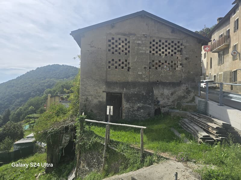 TERRENO EDIFICABILE CON RUSTICO VISTA LAGO A CADEMARIO (5)