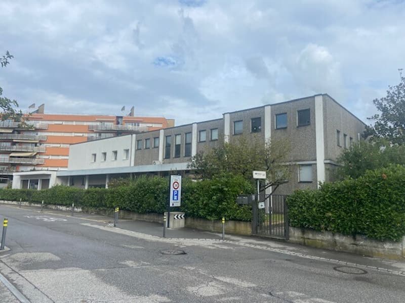 AMPIO STABILE ARTIGIANALE/COMMERCIALE INDIPENDENTE A BALERNA (2)