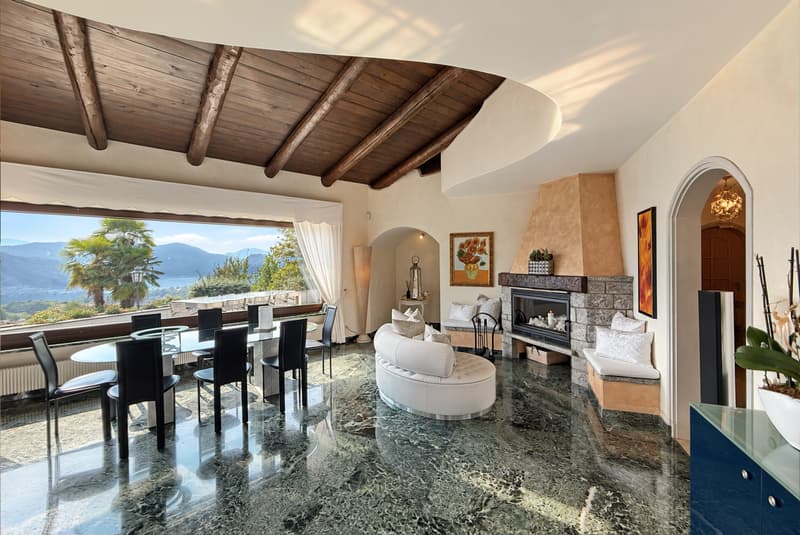 STUPENDA VILLA DI 5.5 LOCALI VISTA LAGO CON PISCINA A PURA (1)