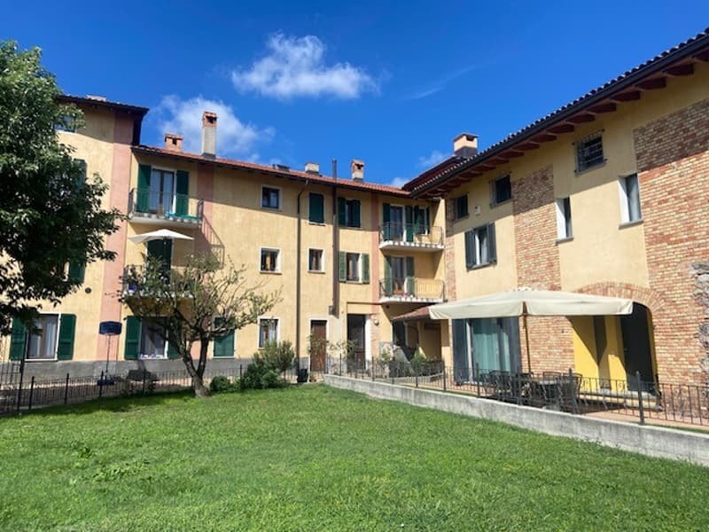 COMODO 2.5 LOCALI RISTRUTTURATO IN RUSTICO TOSCANO A STABIO (1)