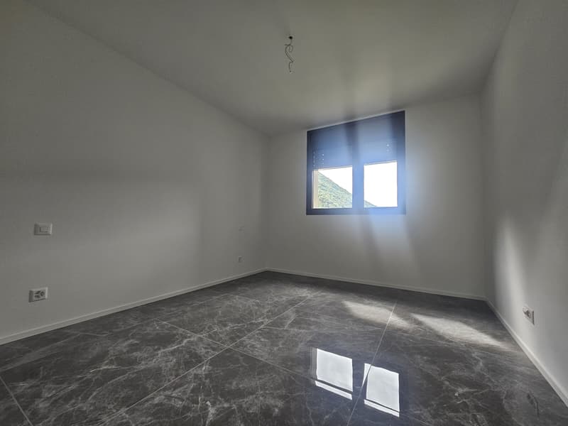 AFFITTASI NUOVO E BELLISSIMO 3.5 LOCALI A LUMINO (6)
