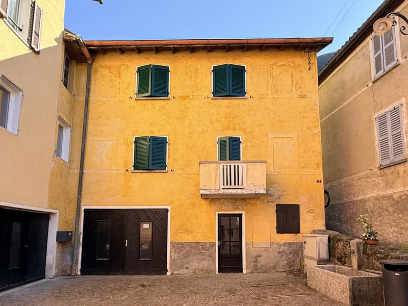 AFFITTASI BELLA DIMORA RIATTATA CON GIARDINO E BOX A PUGERNA (2)