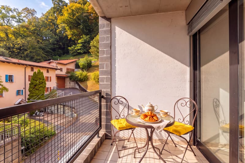 AFFITTASI AMPIO 2.5 LOCALI ARREDATO CON BALCONE A CANOBBIO (3)
