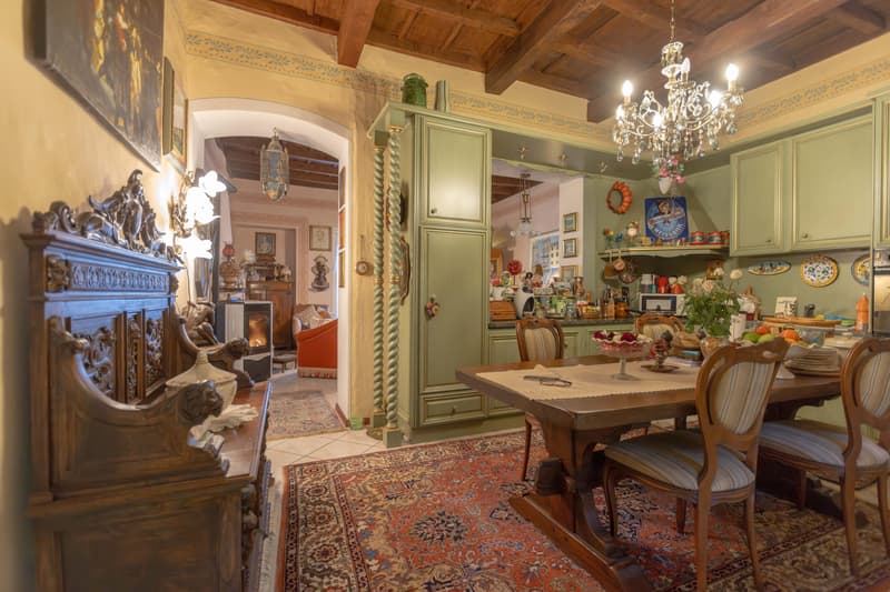 ROMANTICA VILLA STORICA 6.5 LOCALI CON CORTE A BRISSAGO (1)
