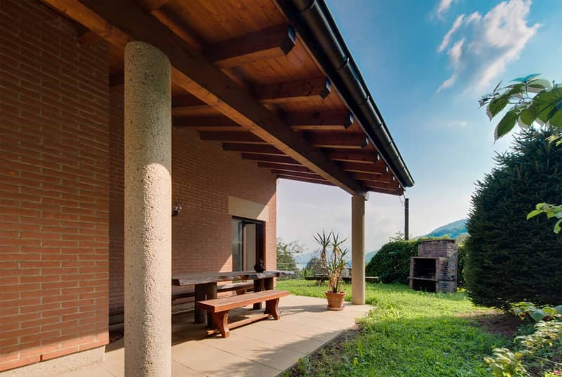 SPLENDIDA VILLA DI 6.5 LOCALI CON GRANDE GIARDINO A BIOGGIO (3)